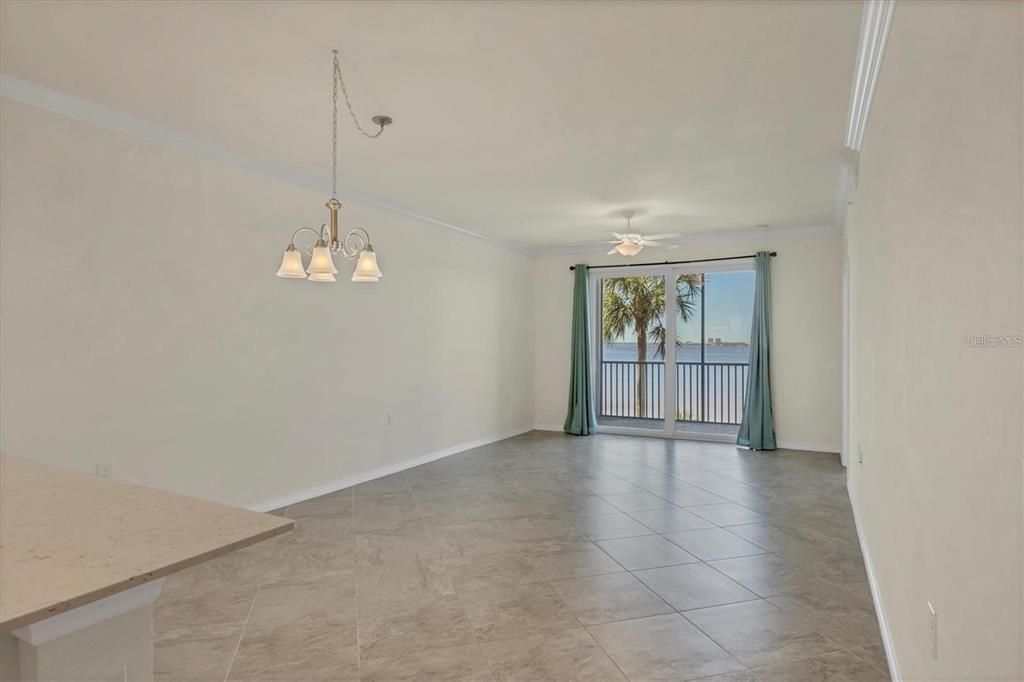 В аренду: $2,300 (2 спален, 2 ванн, 1121 Квадратных фут)