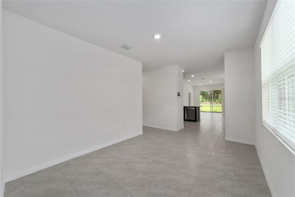 Active With Contract: $2,300 (3 beds, 2 baths, 1515 Square Feet)