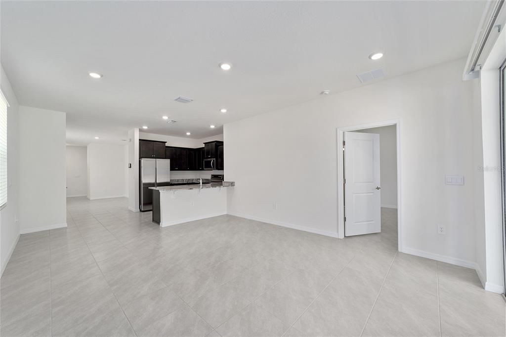 Active With Contract: $2,300 (3 beds, 2 baths, 1515 Square Feet)