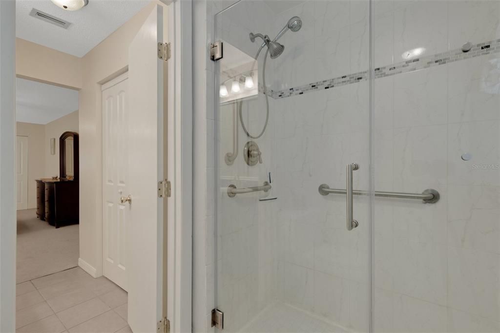 Activo con contrato: $175,000 (2 camas, 2 baños, 1206 Pies cuadrados)