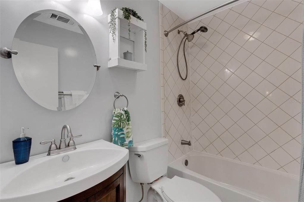 Activo con contrato: $175,000 (2 camas, 2 baños, 1206 Pies cuadrados)