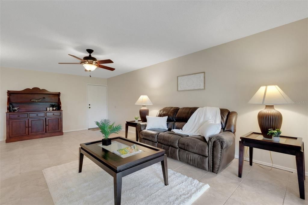 Activo con contrato: $175,000 (2 camas, 2 baños, 1206 Pies cuadrados)