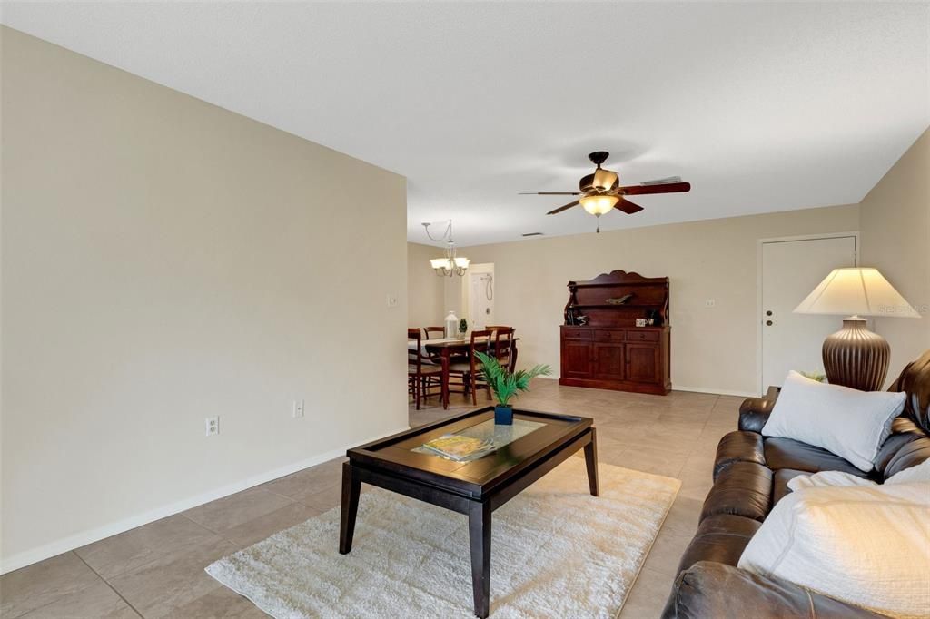 Activo con contrato: $175,000 (2 camas, 2 baños, 1206 Pies cuadrados)