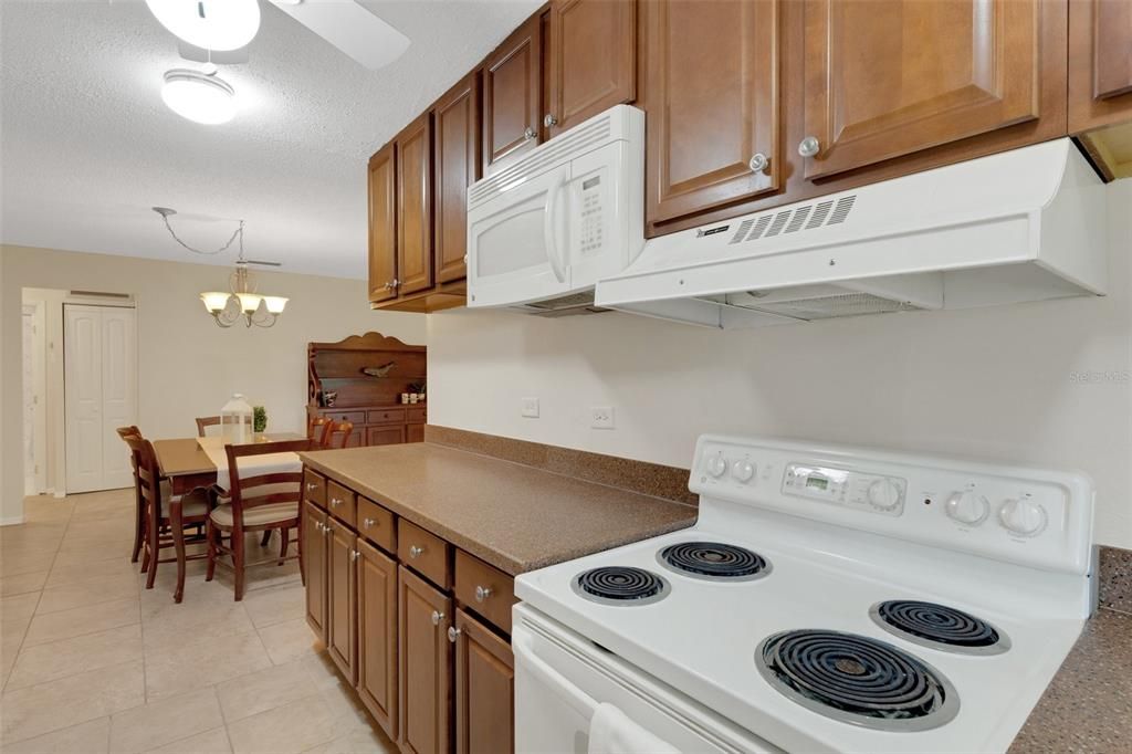 Activo con contrato: $175,000 (2 camas, 2 baños, 1206 Pies cuadrados)