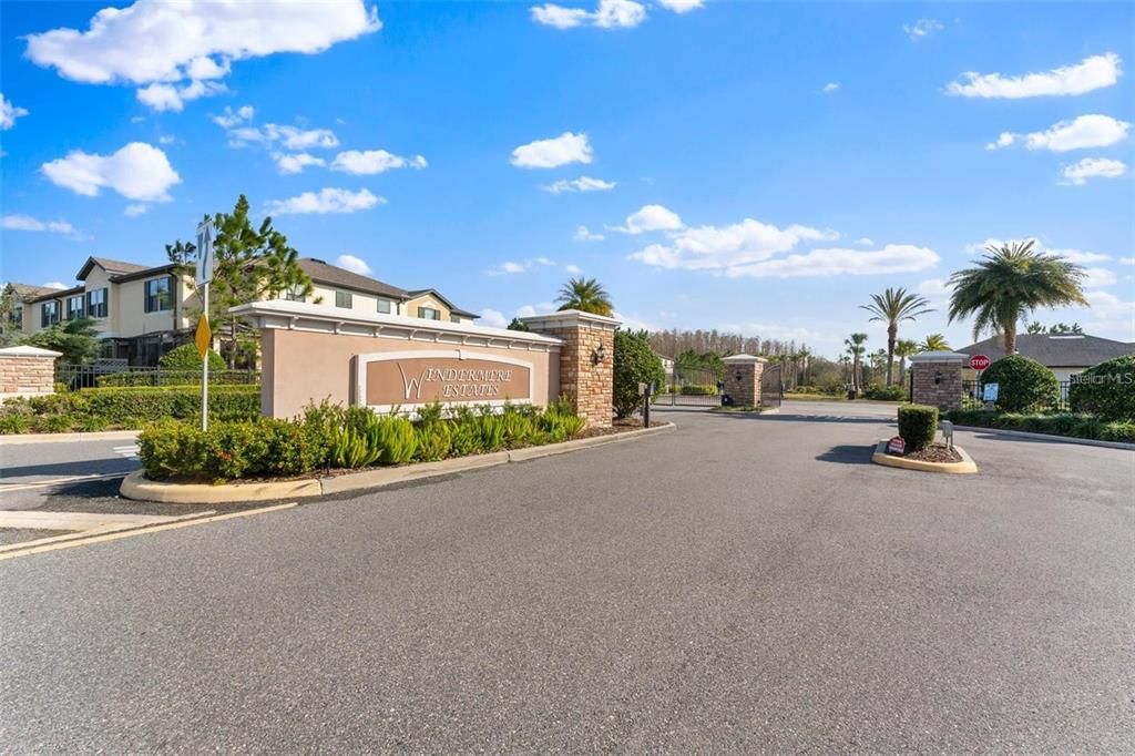 Под контрактом: $2,300 (3 спален, 2 ванн, 1865 Квадратных фут)