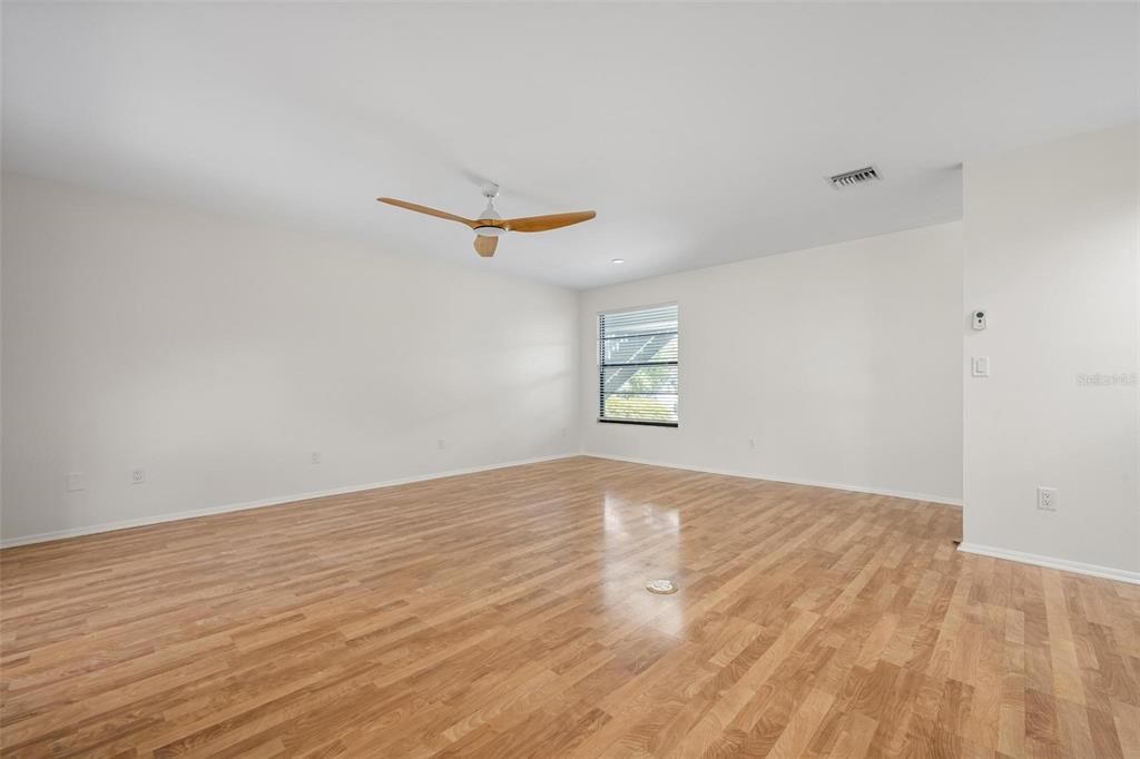 Activo con contrato: $589,000 (2 camas, 2 baños, 1430 Pies cuadrados)