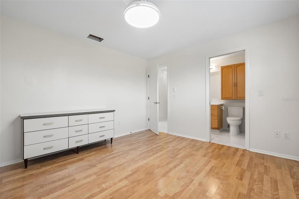 Activo con contrato: $589,000 (2 camas, 2 baños, 1430 Pies cuadrados)