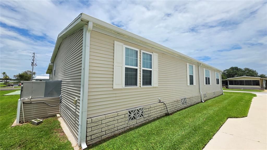 待售: $259,900 (2 贝兹, 2 浴室, 1440 平方英尺)