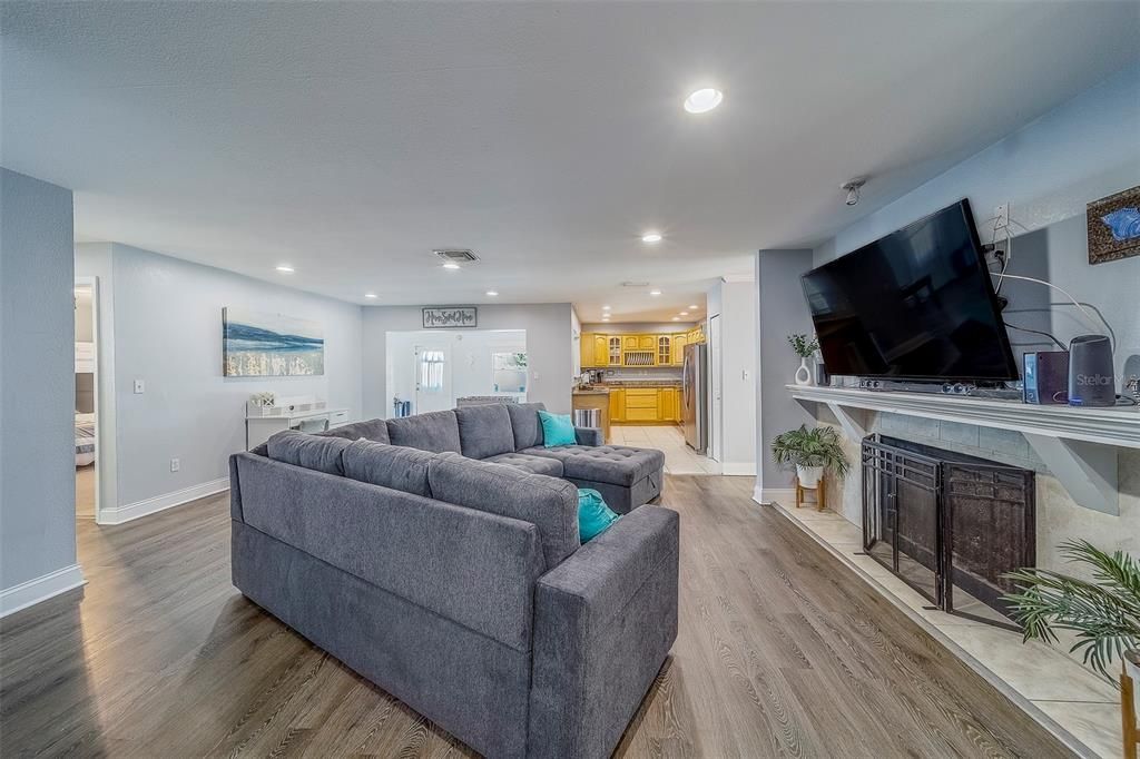 For Rent: $8,000 (3 beds, 2 baths, 2083 Square Feet)