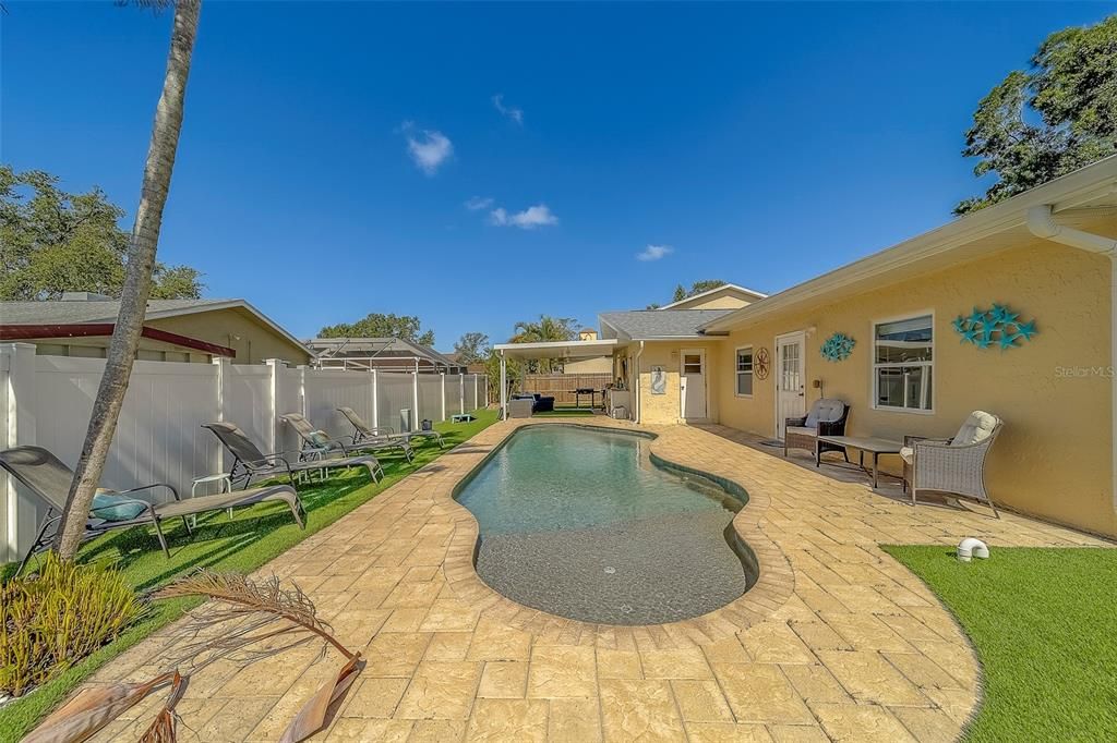 For Rent: $8,000 (3 beds, 2 baths, 2083 Square Feet)