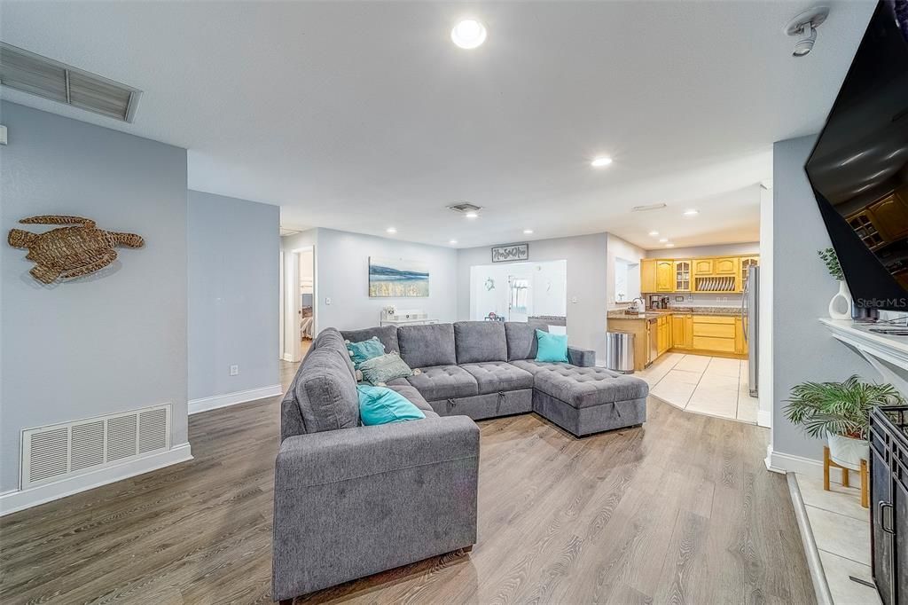 For Rent: $8,000 (3 beds, 2 baths, 2083 Square Feet)