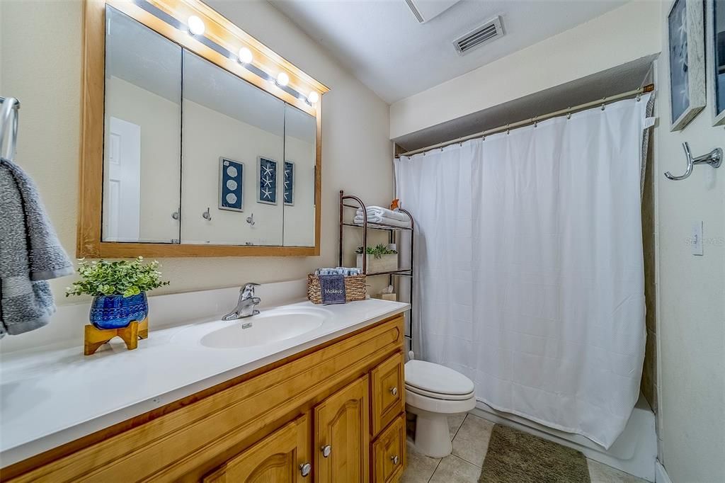 For Rent: $8,000 (3 beds, 2 baths, 2083 Square Feet)