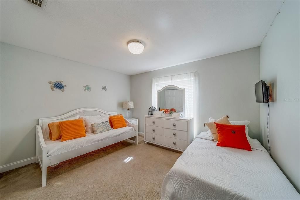 For Rent: $8,000 (3 beds, 2 baths, 2083 Square Feet)