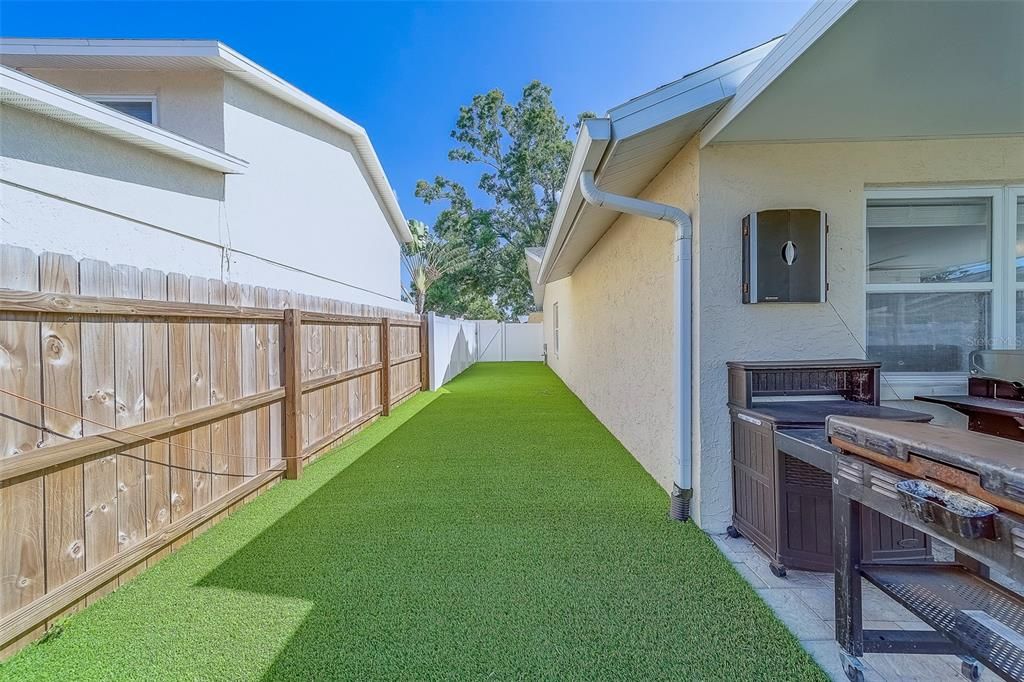 For Rent: $8,000 (3 beds, 2 baths, 2083 Square Feet)