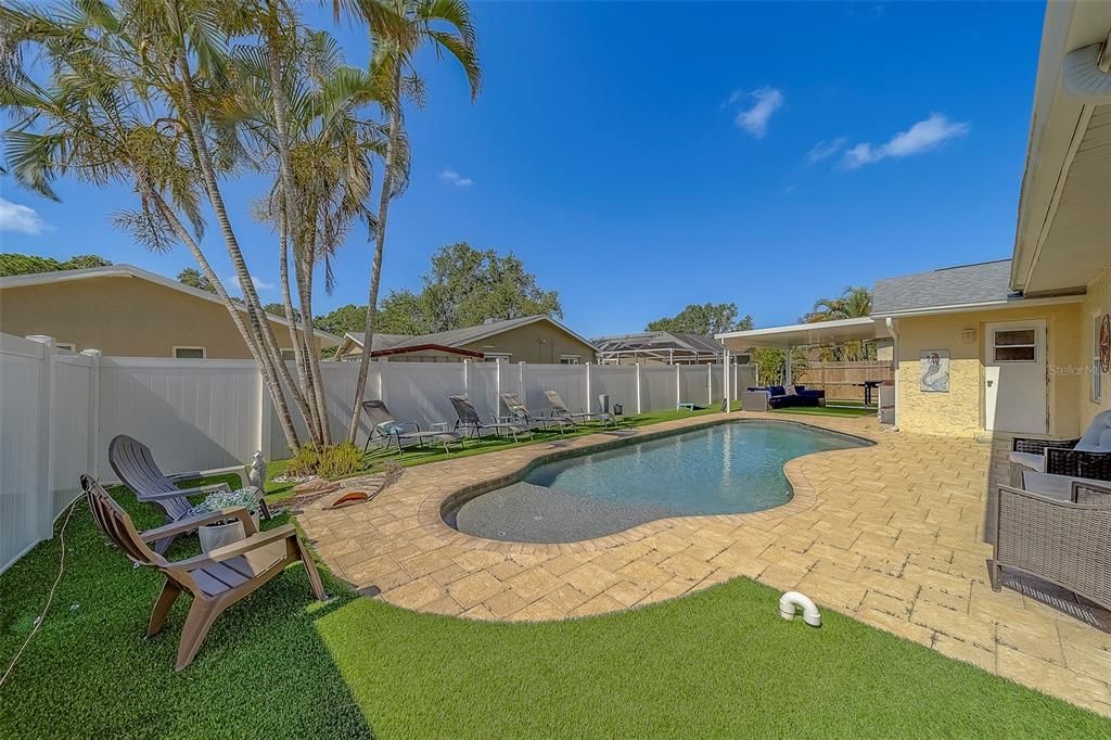 For Rent: $8,000 (3 beds, 2 baths, 2083 Square Feet)