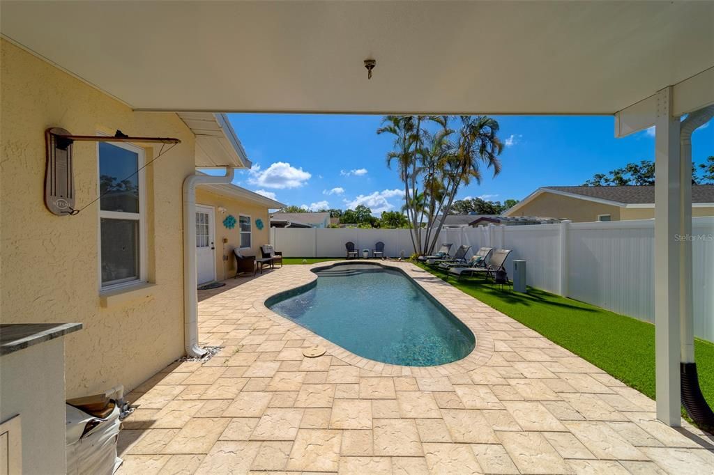 For Rent: $8,000 (3 beds, 2 baths, 2083 Square Feet)