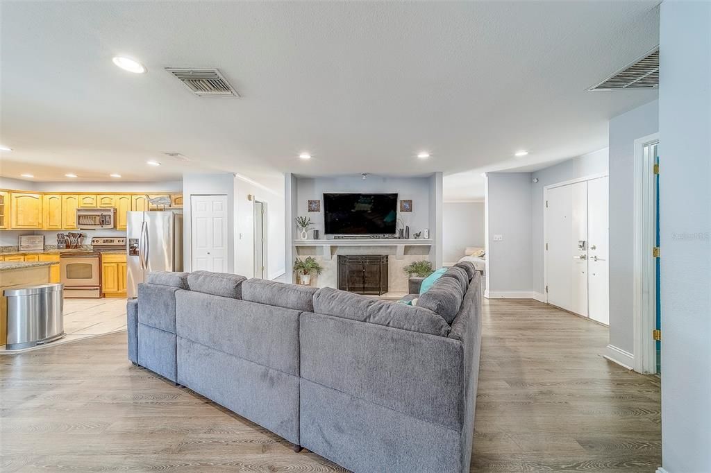 For Rent: $8,000 (3 beds, 2 baths, 2083 Square Feet)