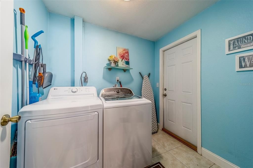 For Rent: $8,000 (3 beds, 2 baths, 2083 Square Feet)