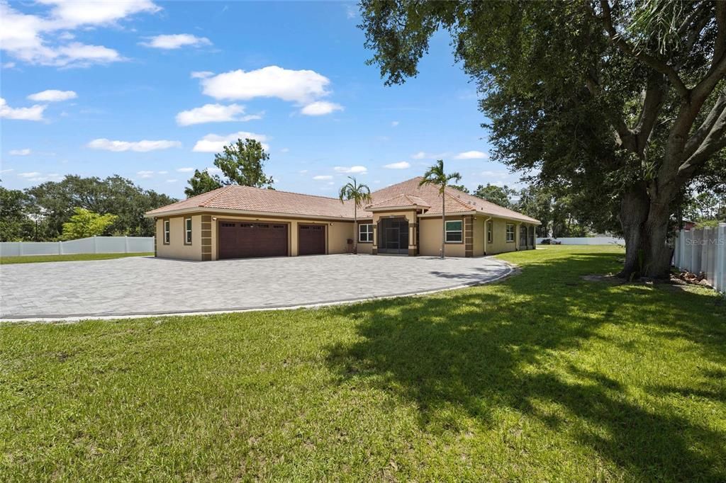 For Sale: $1,075,000 (4 beds, 3 baths, 3167 Square Feet)