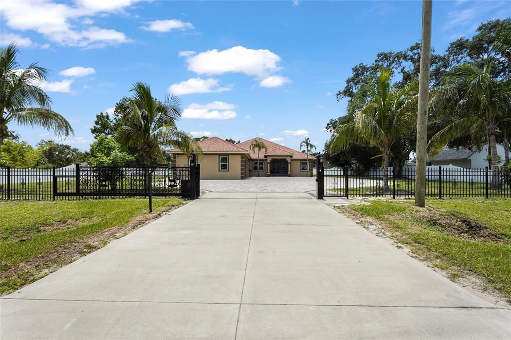 For Sale: $1,075,000 (4 beds, 3 baths, 3167 Square Feet)