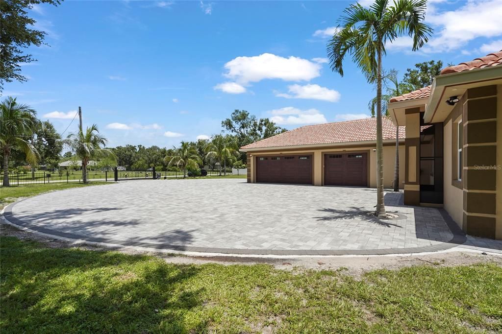 For Sale: $1,075,000 (4 beds, 3 baths, 3167 Square Feet)