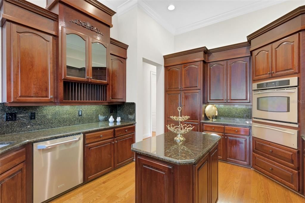 For Sale: $995,000 (3 beds, 2 baths, 2679 Square Feet)