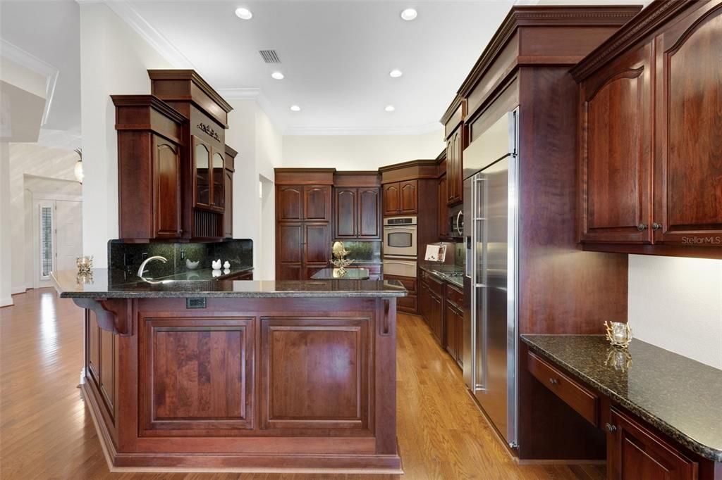 For Sale: $995,000 (3 beds, 2 baths, 2679 Square Feet)