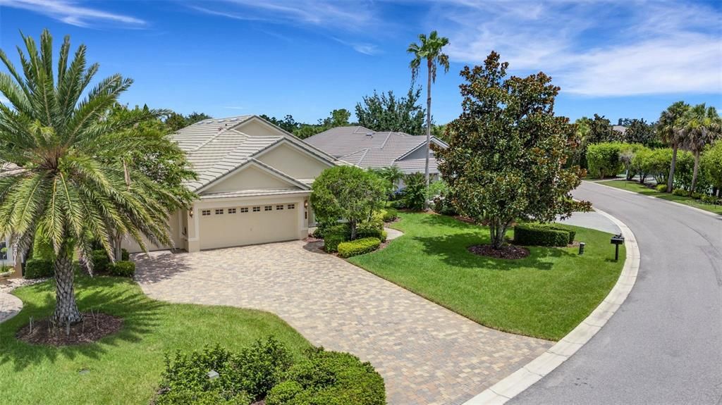 For Sale: $995,000 (3 beds, 2 baths, 2679 Square Feet)