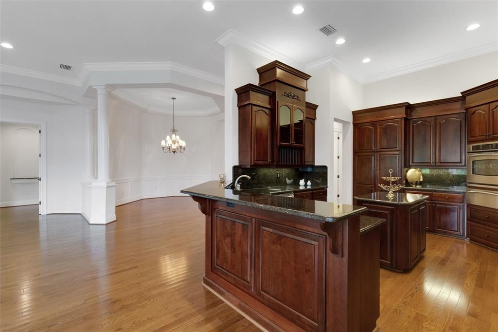 For Sale: $995,000 (3 beds, 2 baths, 2679 Square Feet)