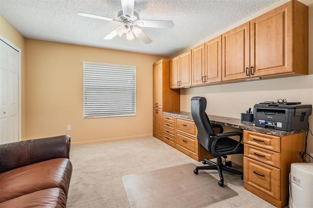 Activo con contrato: $379,900 (3 camas, 2 baños, 1646 Pies cuadrados)