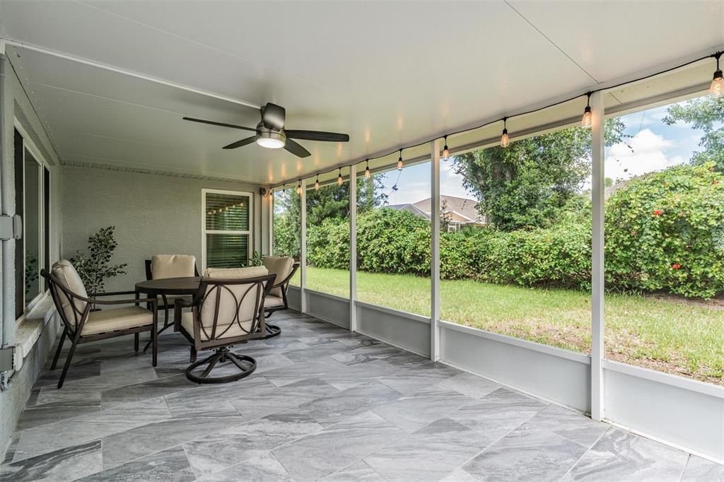 Activo con contrato: $379,900 (3 camas, 2 baños, 1646 Pies cuadrados)