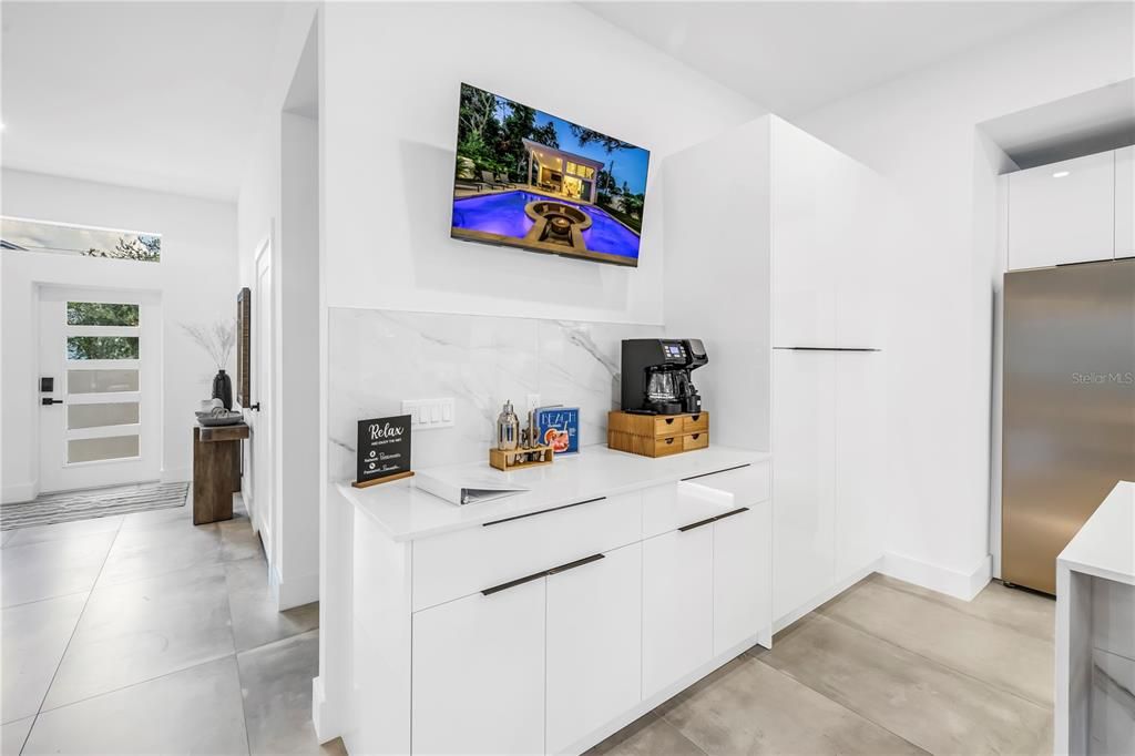 В аренду: $20,000 (6 спален, 6 ванн, 3677 Квадратных фут)