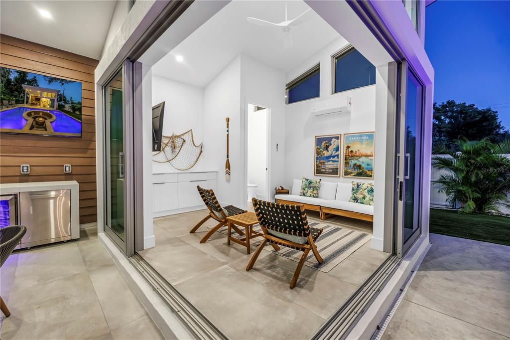 В аренду: $20,000 (6 спален, 6 ванн, 3677 Квадратных фут)