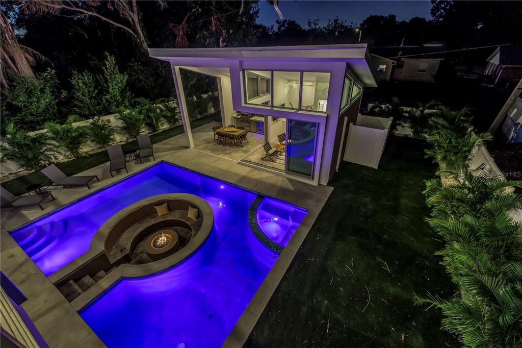 В аренду: $20,000 (6 спален, 6 ванн, 3677 Квадратных фут)