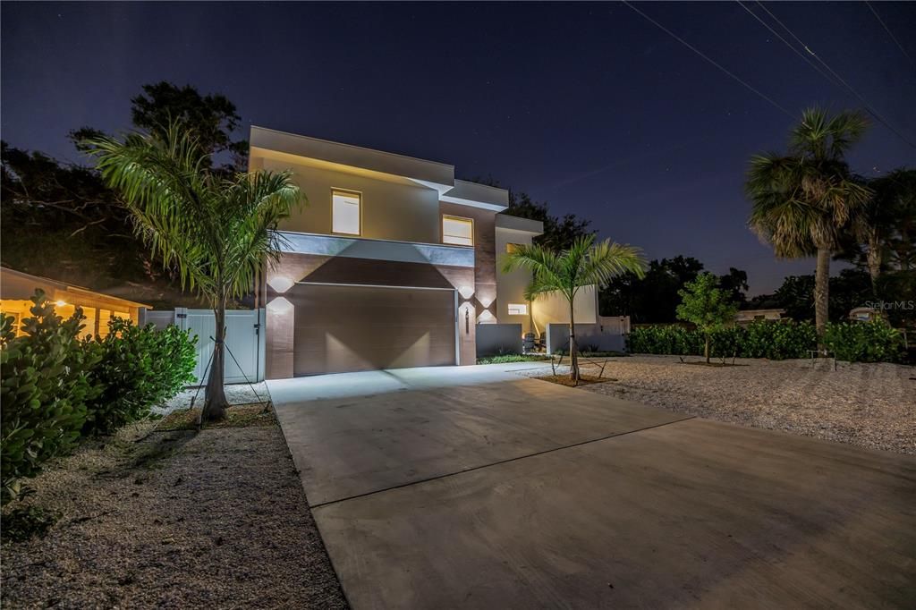 В аренду: $20,000 (6 спален, 6 ванн, 3677 Квадратных фут)