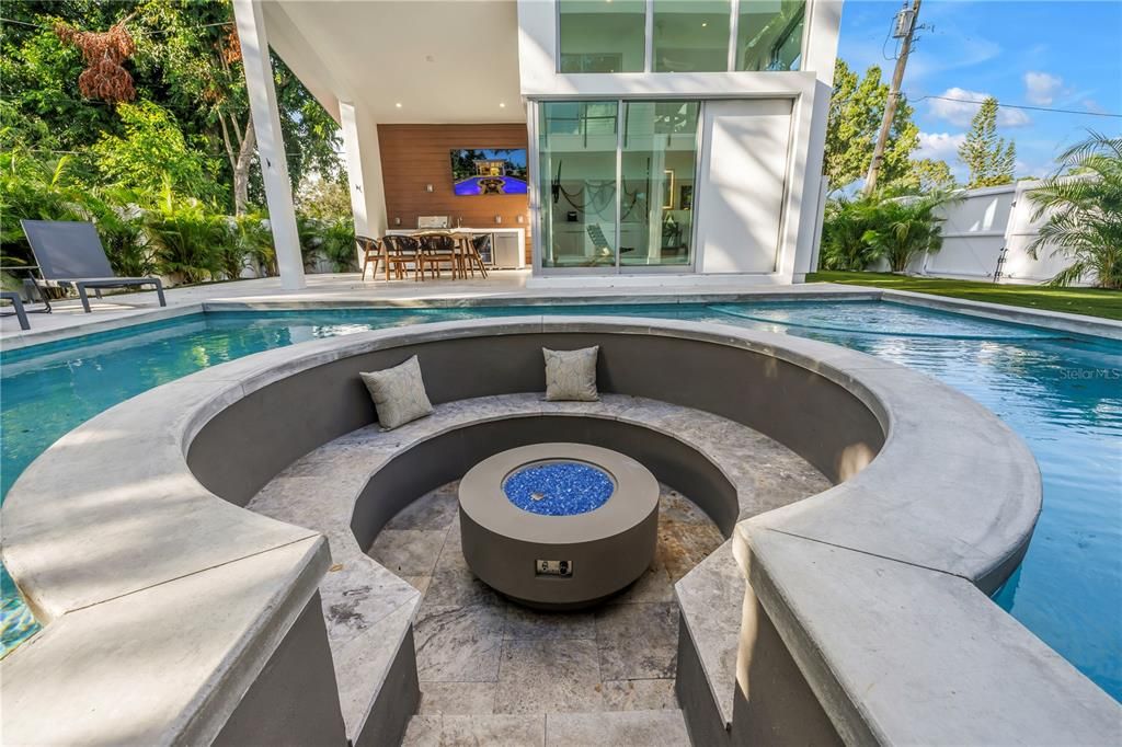 В аренду: $20,000 (6 спален, 6 ванн, 3677 Квадратных фут)