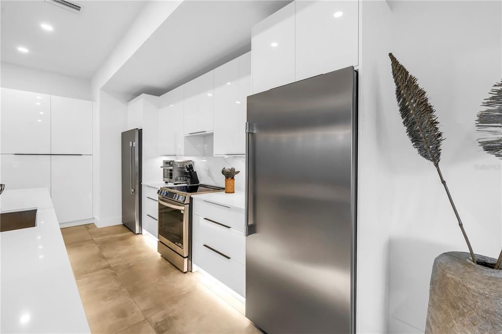 В аренду: $20,000 (6 спален, 6 ванн, 3677 Квадратных фут)