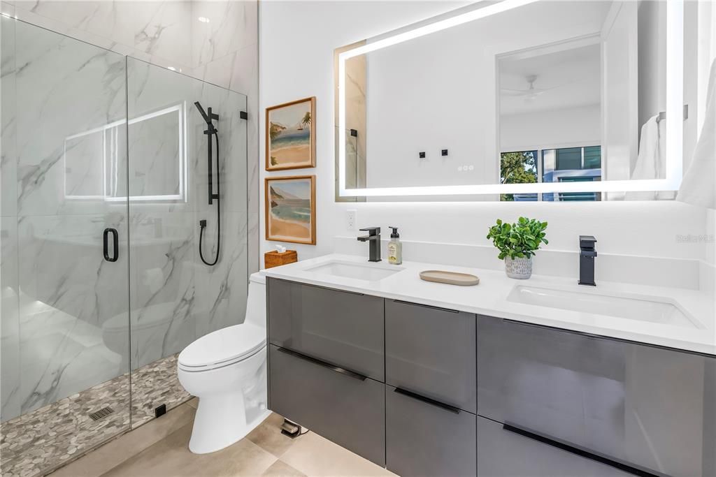 В аренду: $20,000 (6 спален, 6 ванн, 3677 Квадратных фут)