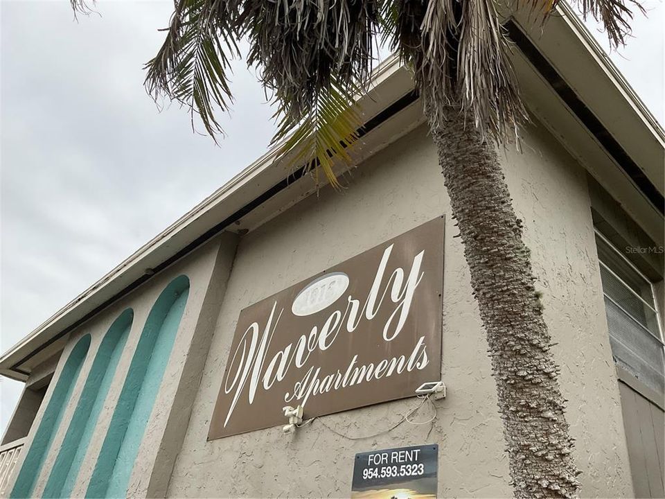 For Rent: $1,200 (2 beds, 1 baths, 900 Square Feet)