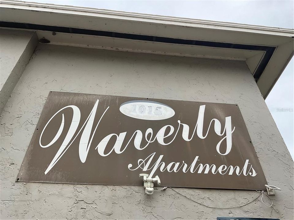 For Rent: $1,200 (2 beds, 1 baths, 900 Square Feet)