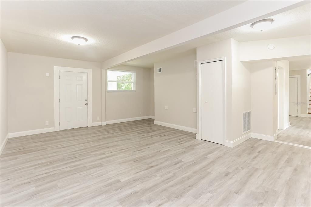 En Venta: $329,900 (4 camas, 2 baños, 2448 Pies cuadrados)