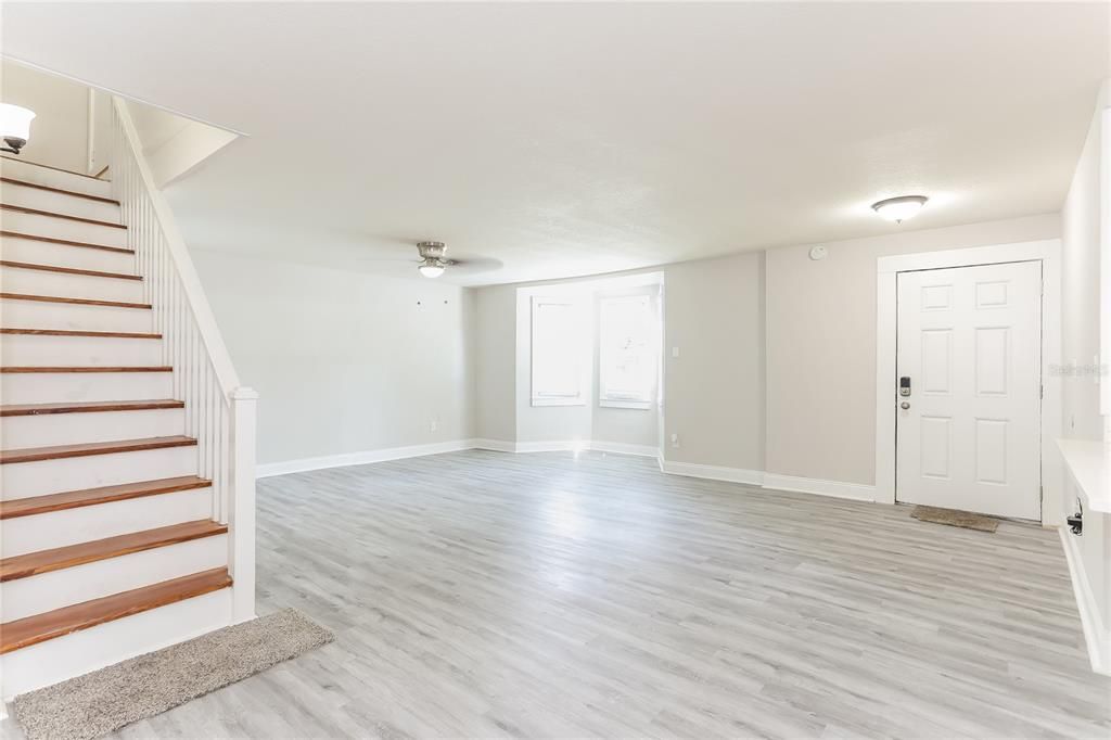 En Venta: $329,900 (4 camas, 2 baños, 2448 Pies cuadrados)