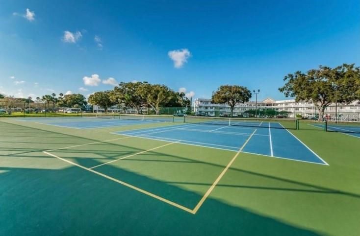 Activo con contrato: $118,000 (2 camas, 2 baños, 1100 Pies cuadrados)