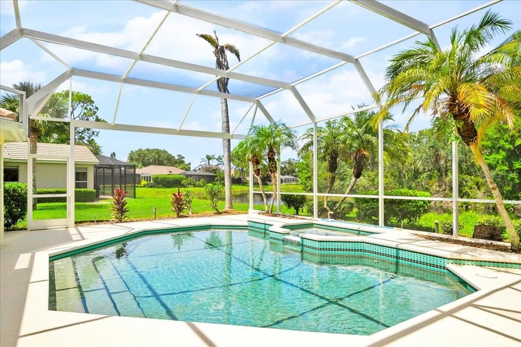 Enjoy the heated pool & spa and watch the wildlife play on the lake through the seamless panoramic screening.