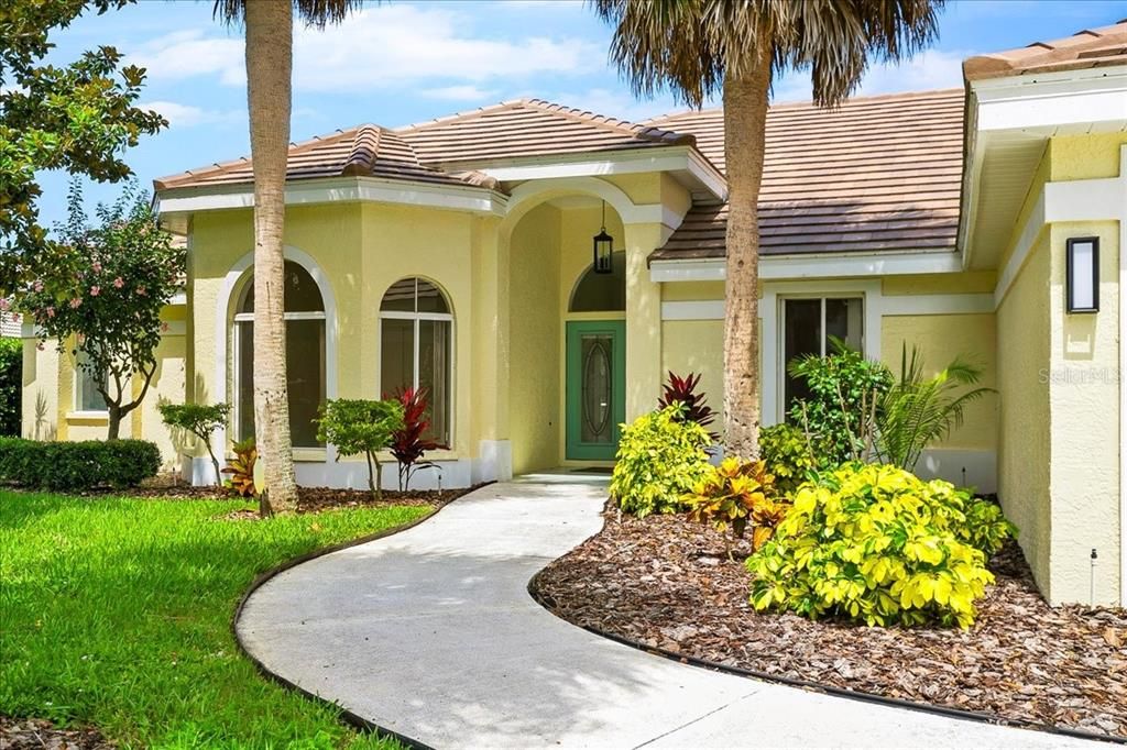 3 bedrooms plus a den (or 4th bedroom), 3 full bathrooms and a 3-car garage.