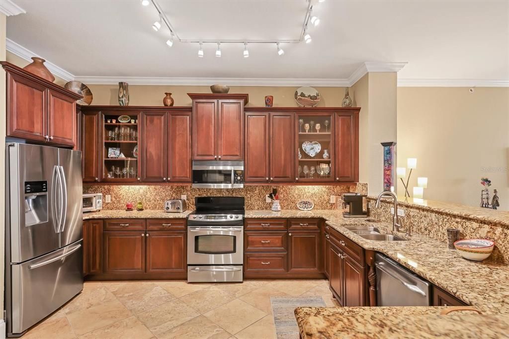 En Venta: $900,000 (3 camas, 2 baños, 2553 Pies cuadrados)