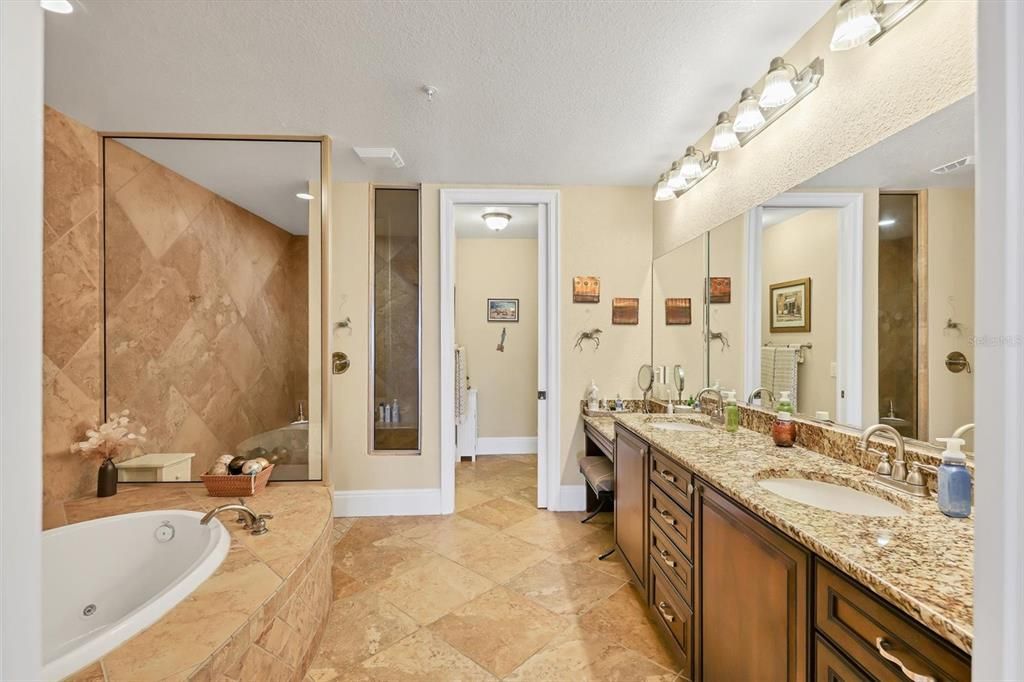 En Venta: $900,000 (3 camas, 2 baños, 2553 Pies cuadrados)