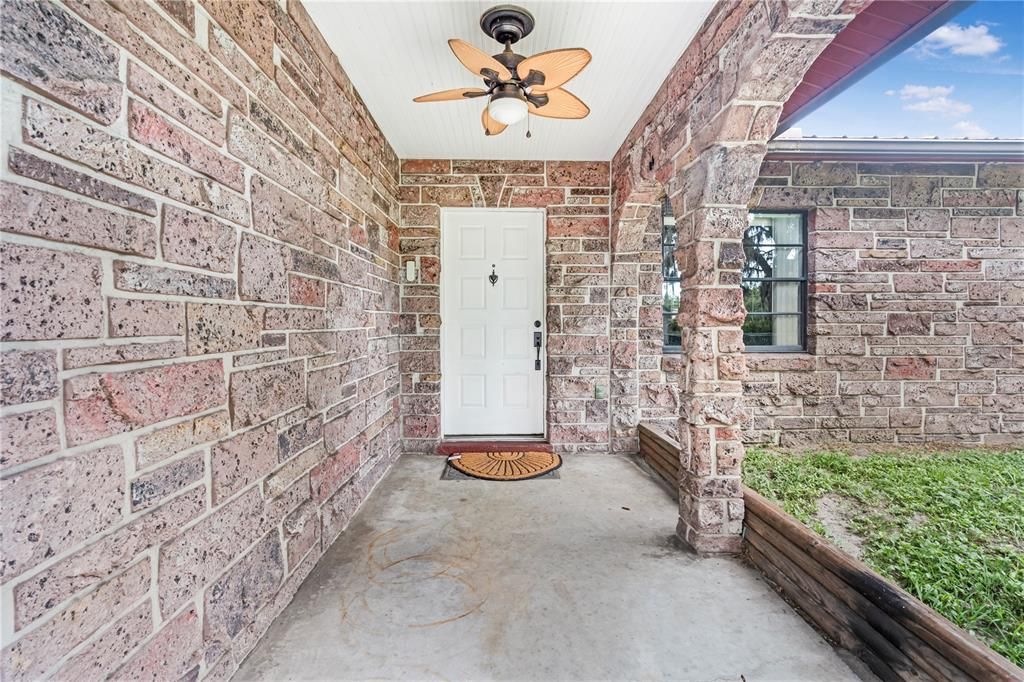 For Sale: $229,900 (2 beds, 2 baths, 1463 Square Feet)