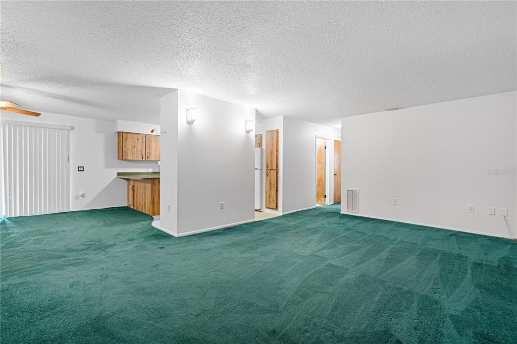 For Sale: $229,900 (2 beds, 2 baths, 1463 Square Feet)