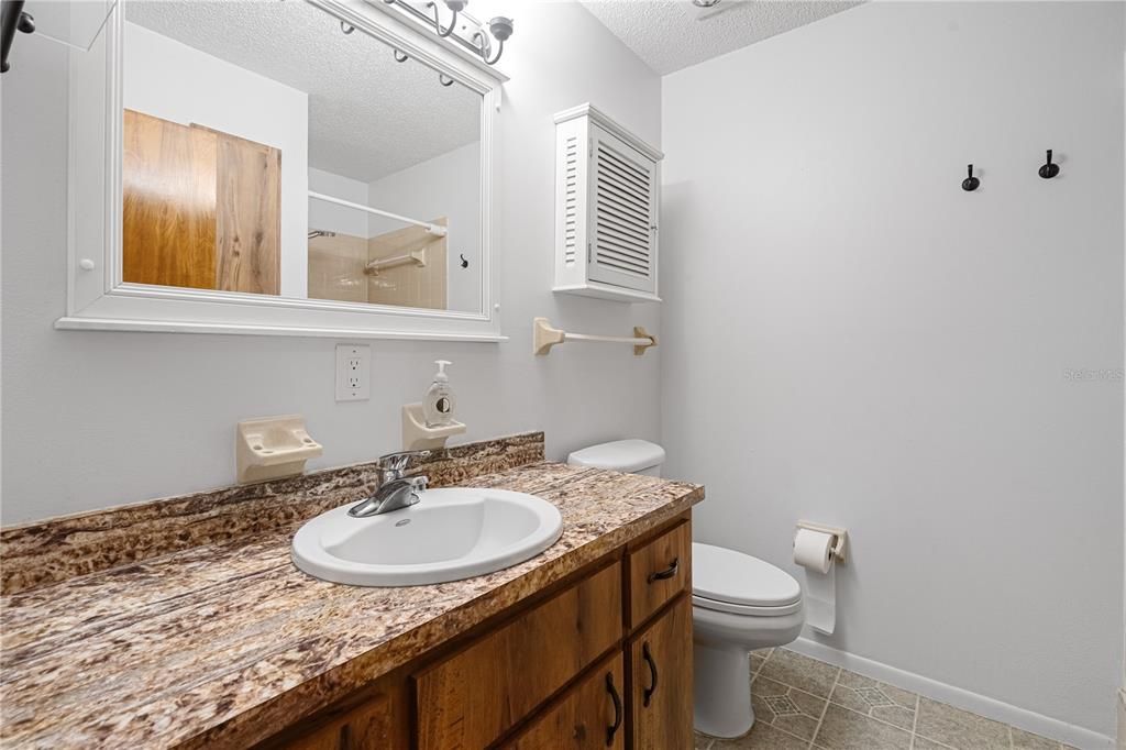 For Sale: $229,900 (2 beds, 2 baths, 1463 Square Feet)